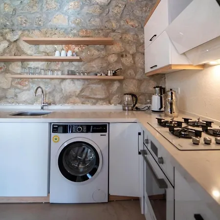 Magnificent With Private Pool And Backyard In Fethiye Βίλα *